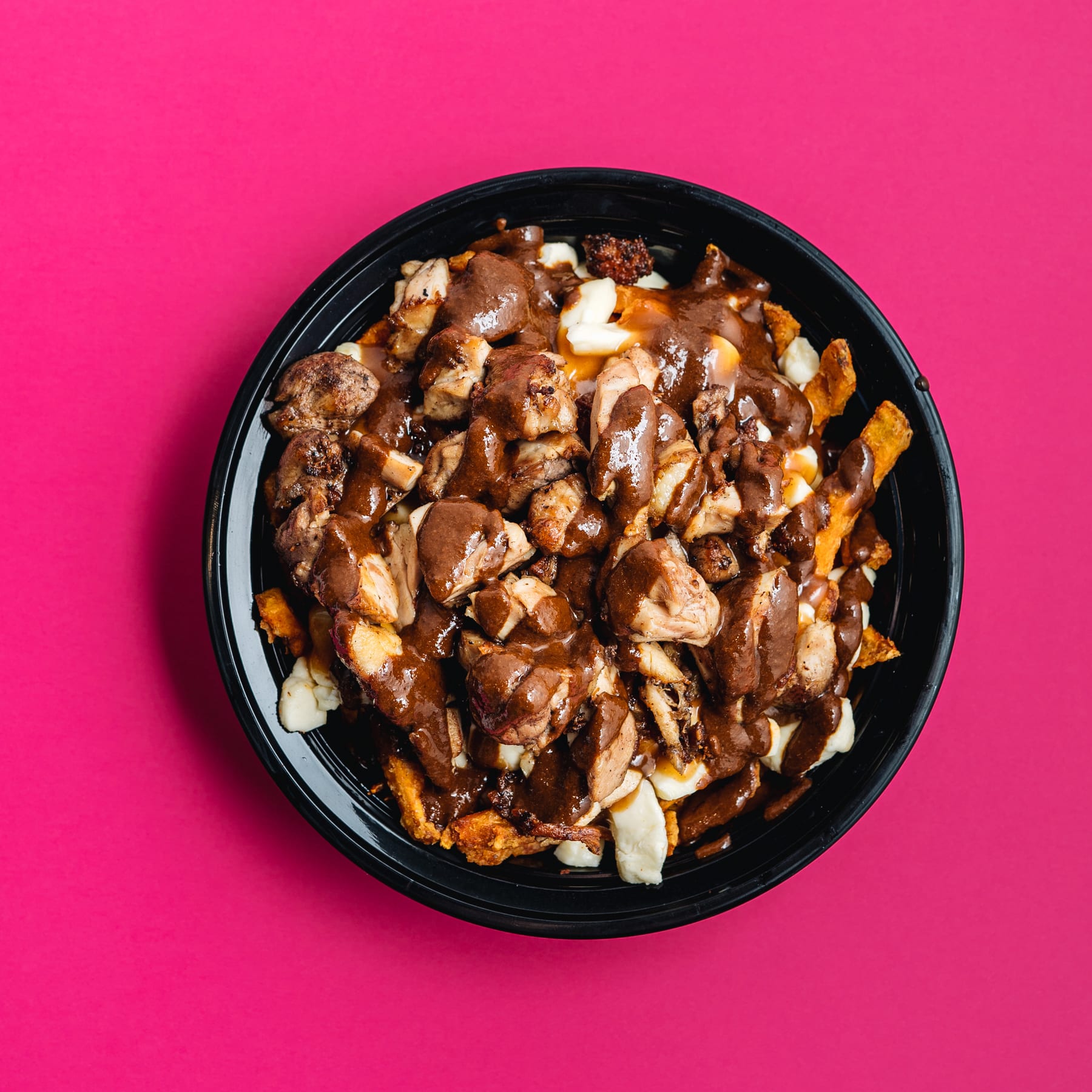 Poutine au poulet jerk